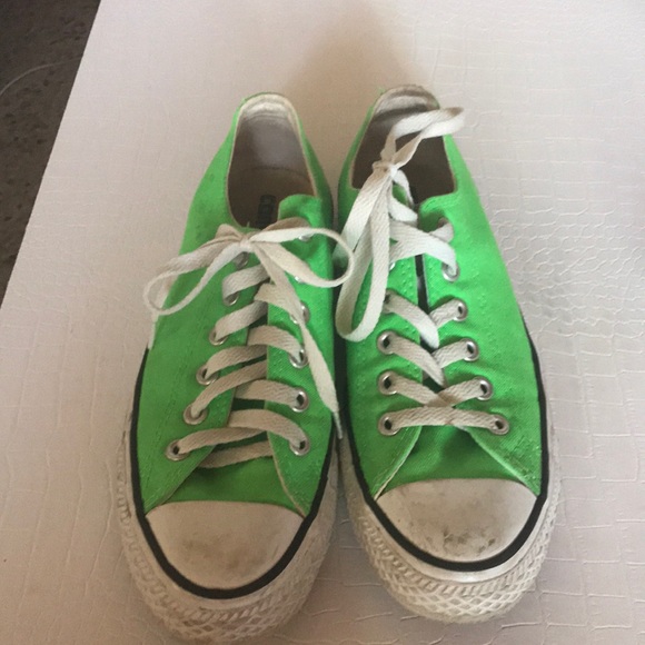 apple green converse
